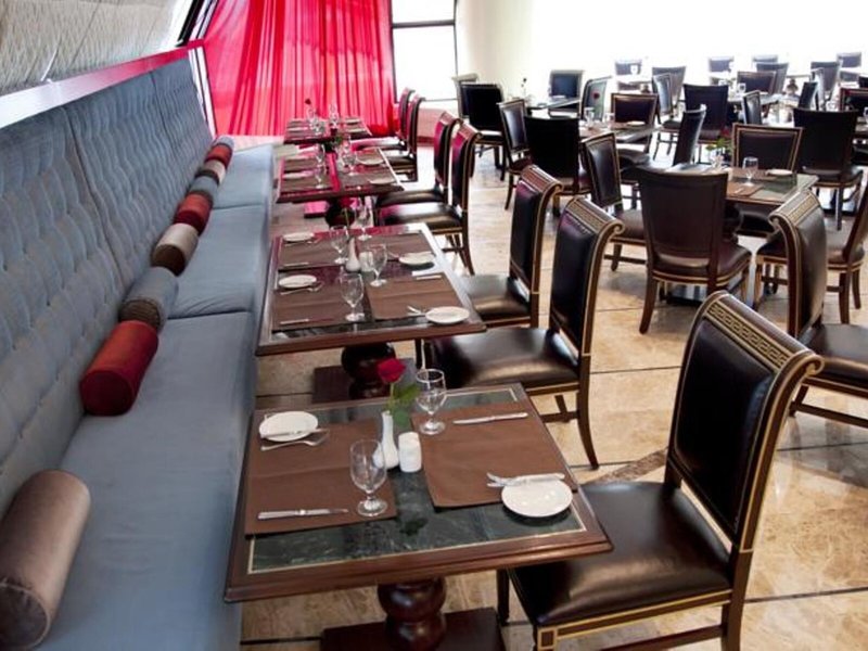 Grand Excelsior Hotel Al Barsha 14