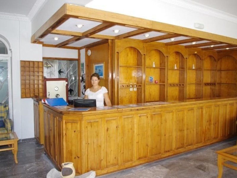 Kamari Blu Boutique Hotel 8