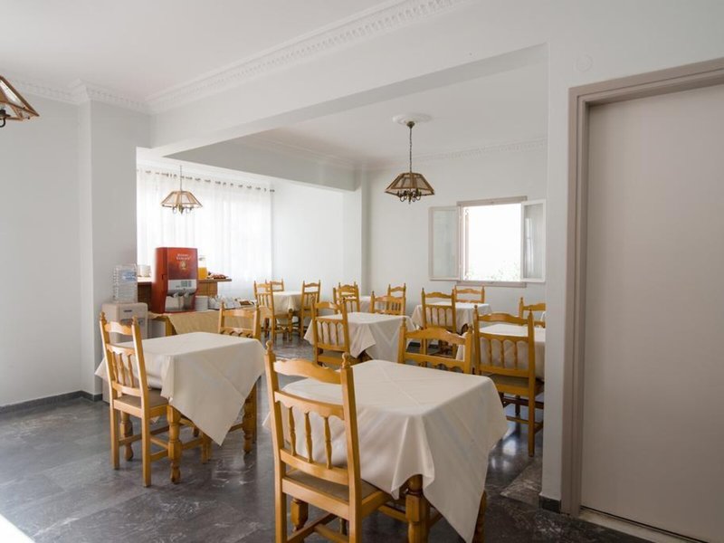 Kamari Blu Boutique Hotel 12