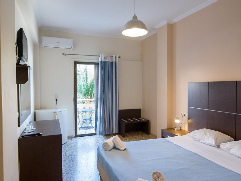 Kamari Blu Boutique Hotel 17