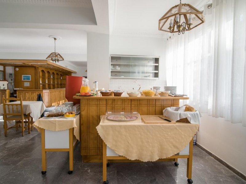 Kamari Blu Boutique Hotel 8