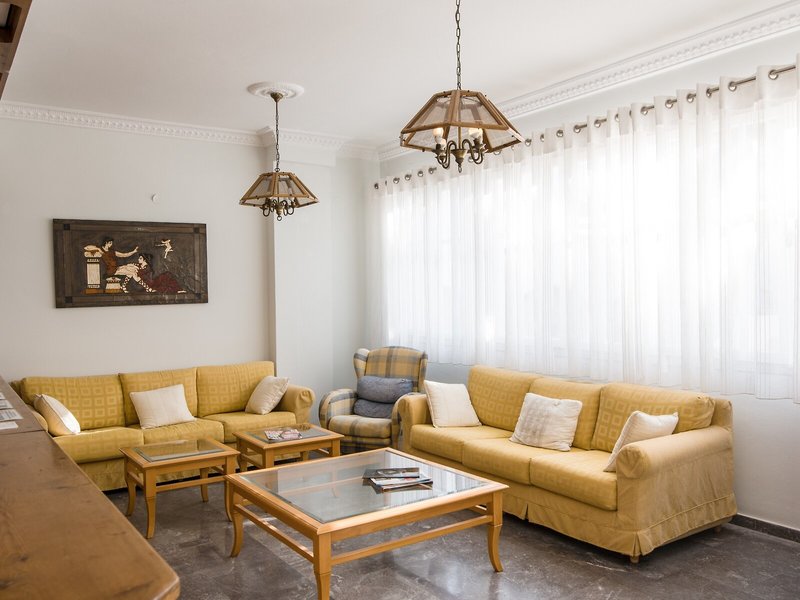 Kamari Blu Boutique Hotel 9