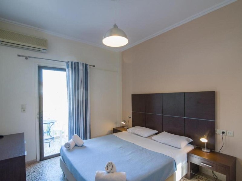 Kamari Blu Boutique Hotel 11