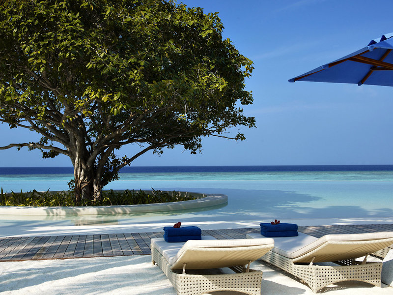Dusit Thani Maldives 6