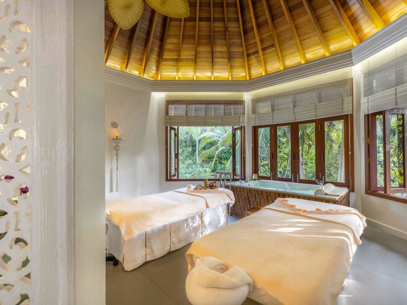 Dusit Thani Maldives 33