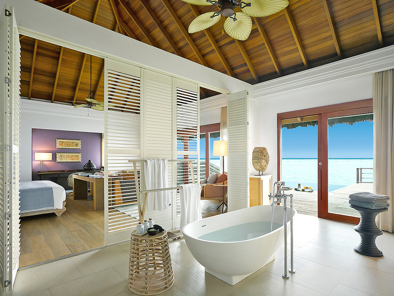 Dusit Thani Maldives 32