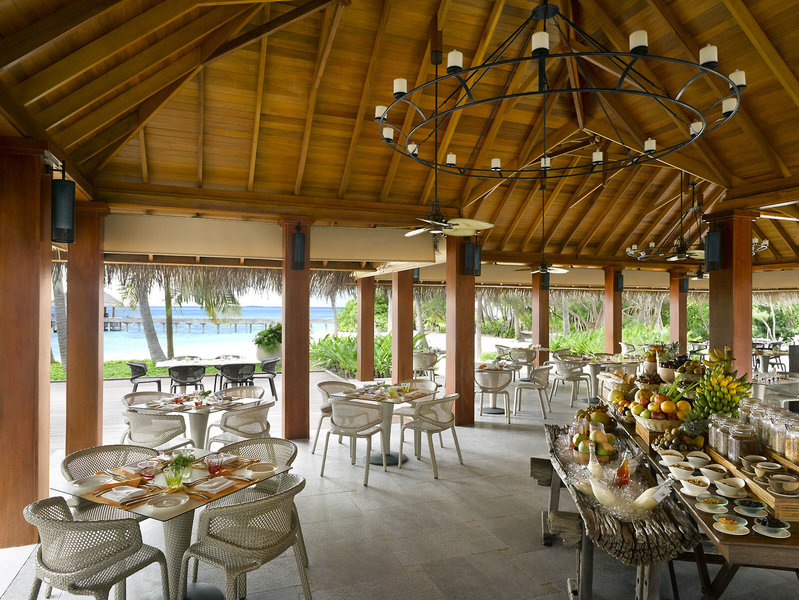 Dusit Thani Maldives 8