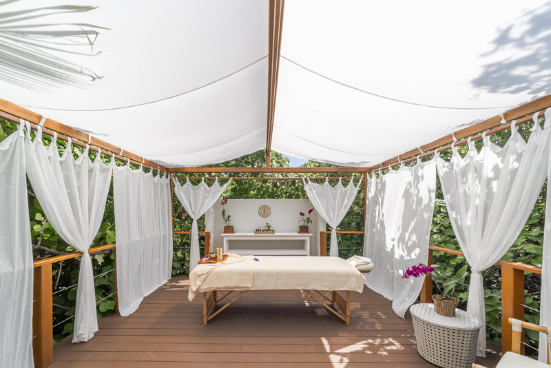 Dusit Thani Maldives 14