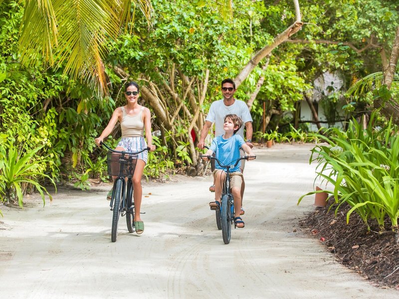 Dusit Thani Maldives 13