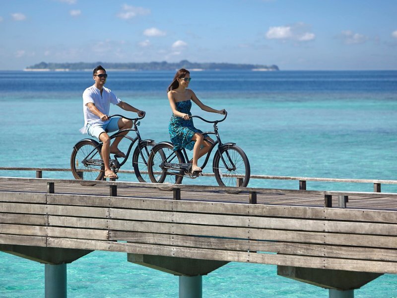 Dusit Thani Maldives 11