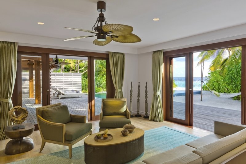 Dusit Thani Maldives 12