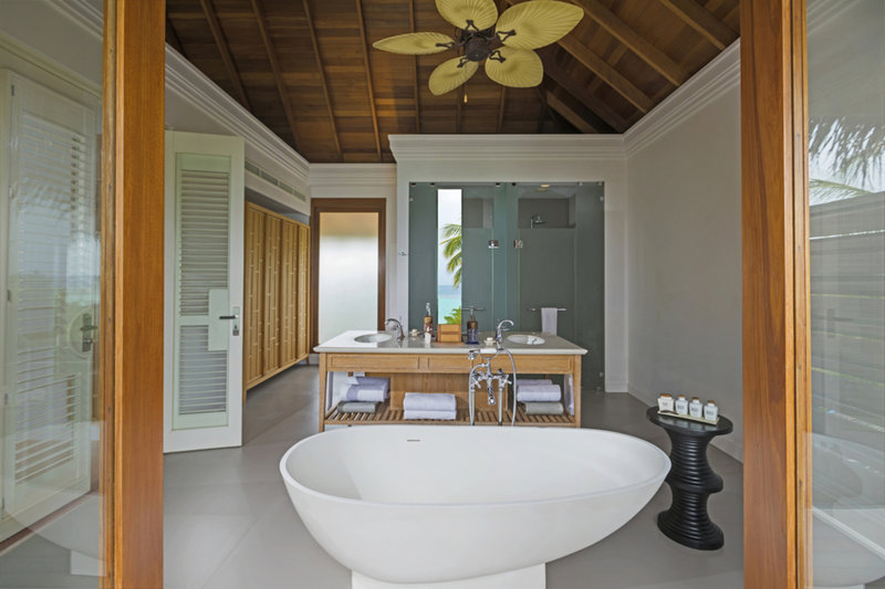 Dusit Thani Maldives 13
