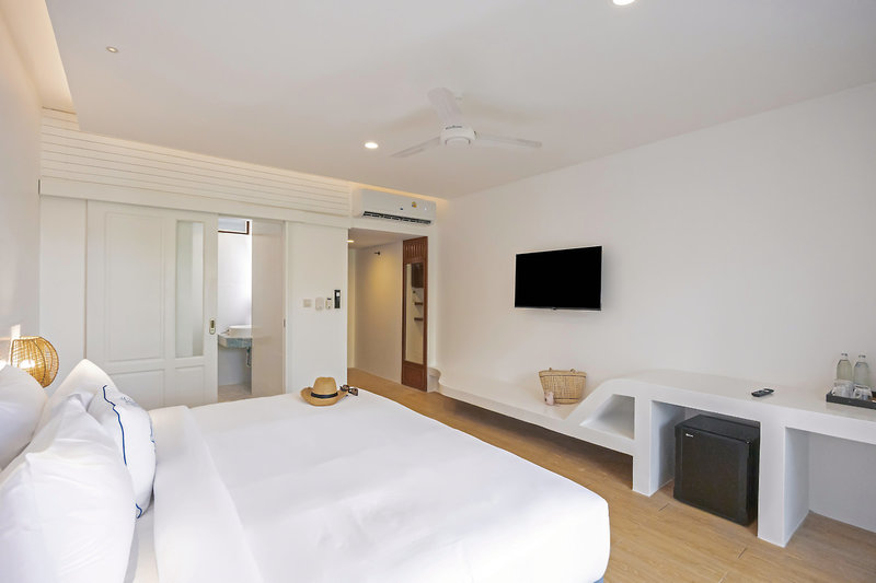 Montalay Beach Resort 11