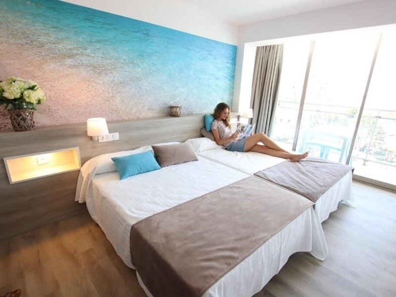 Ohtels Roquetas 32