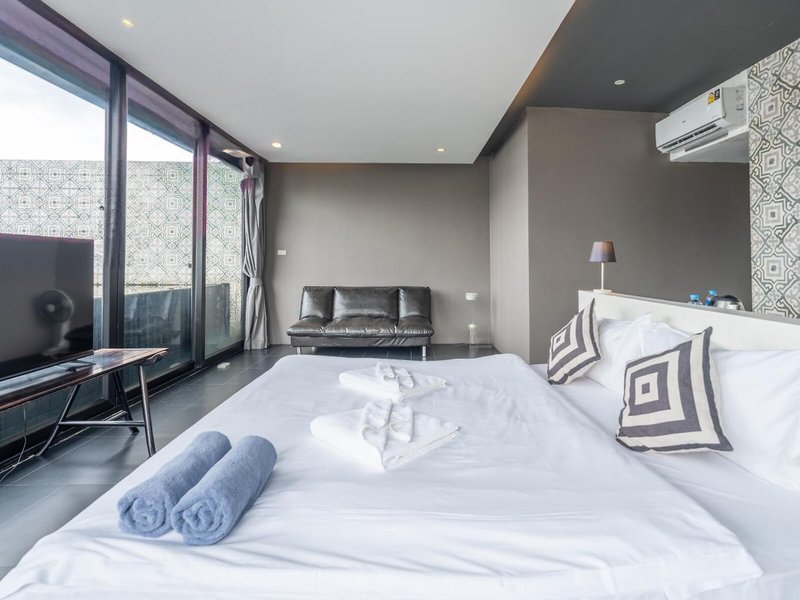 Sky Lantern Hotel 10