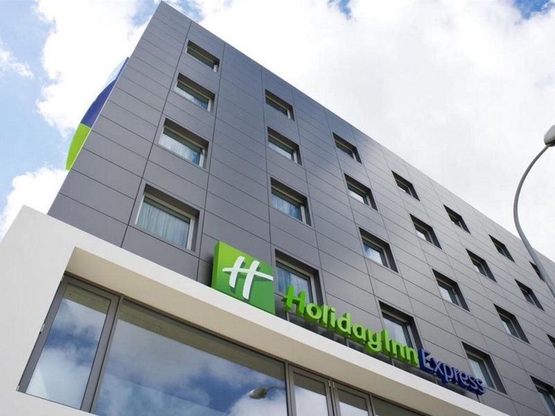 Holiday Inn Express Lisbon Alfragide