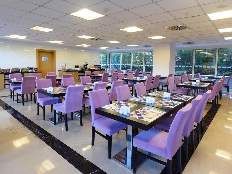 Holiday Inn Express Istanbul - Altunizade 13