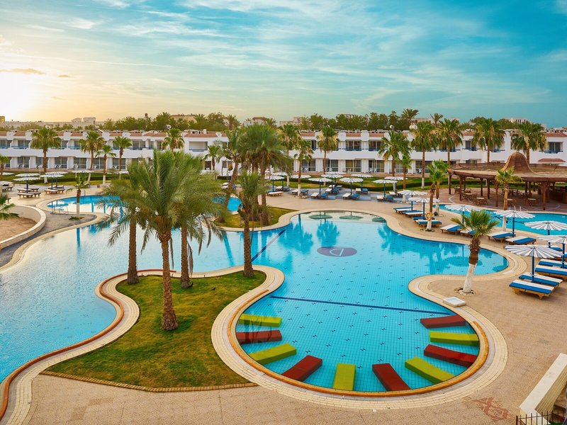 Dreams Vacation Resort 18