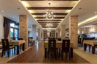 Grand Royale Apartment Complex & Spa