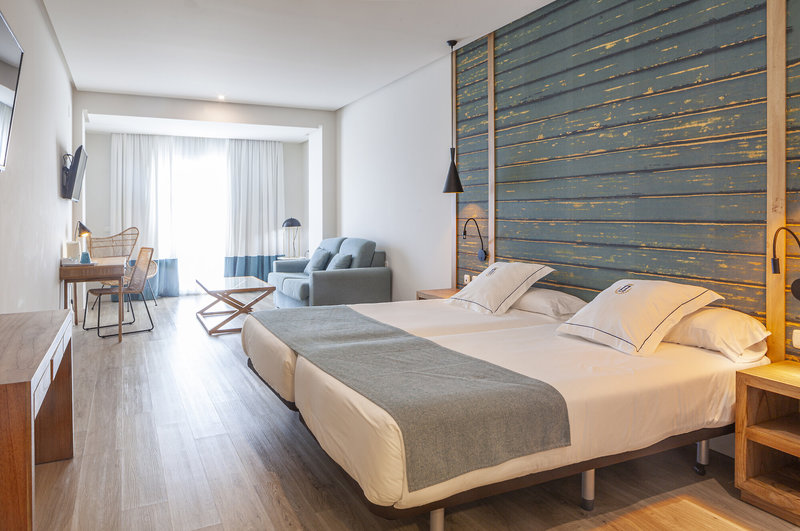 Hotel Playa de la Luz 13