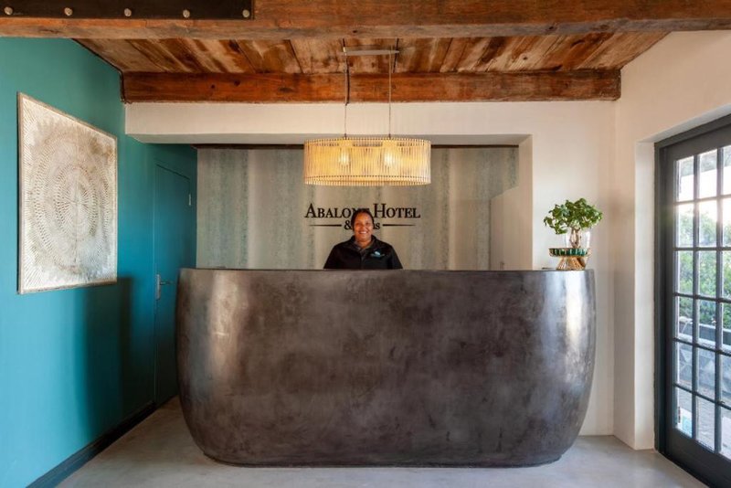 Abalone Hotel & Villas