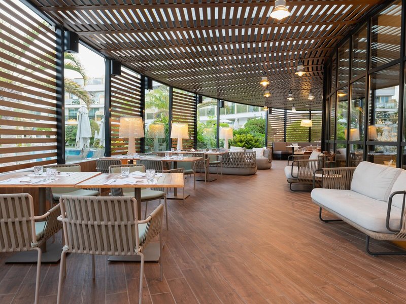 Mare Nostrum Resort - Sir Anthony 33