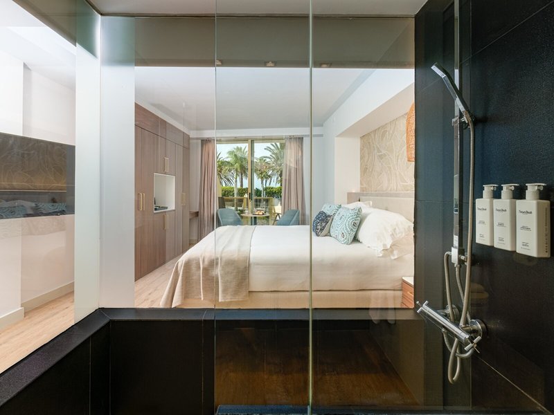 Mare Nostrum Resort - Sir Anthony 44