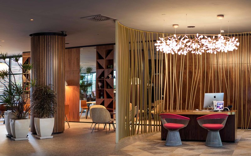 Sir Anthony Hotel 1