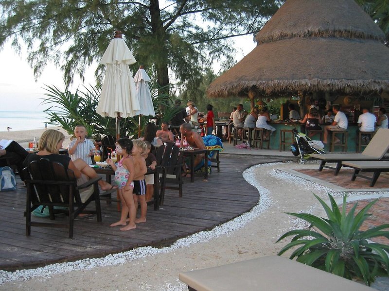 Lanta Castaway Beach Resort 6