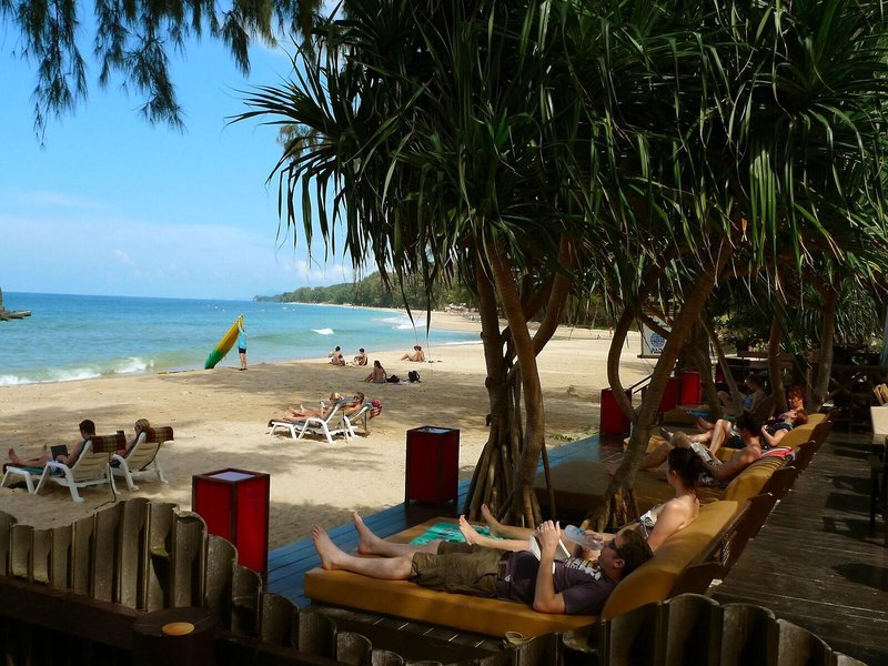 Lanta Castaway Beach Resort 7