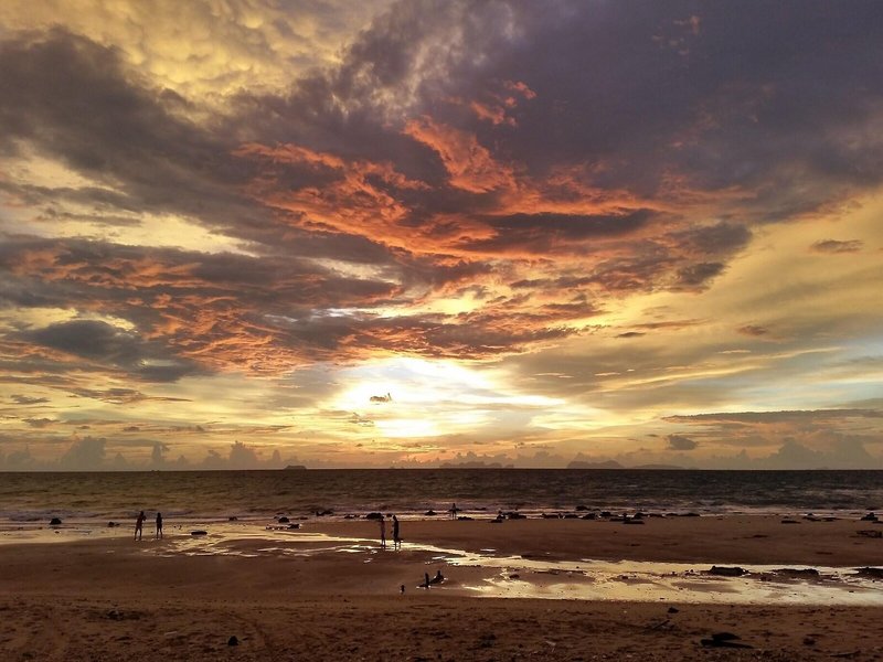 Lanta Castaway Beach Resort 12