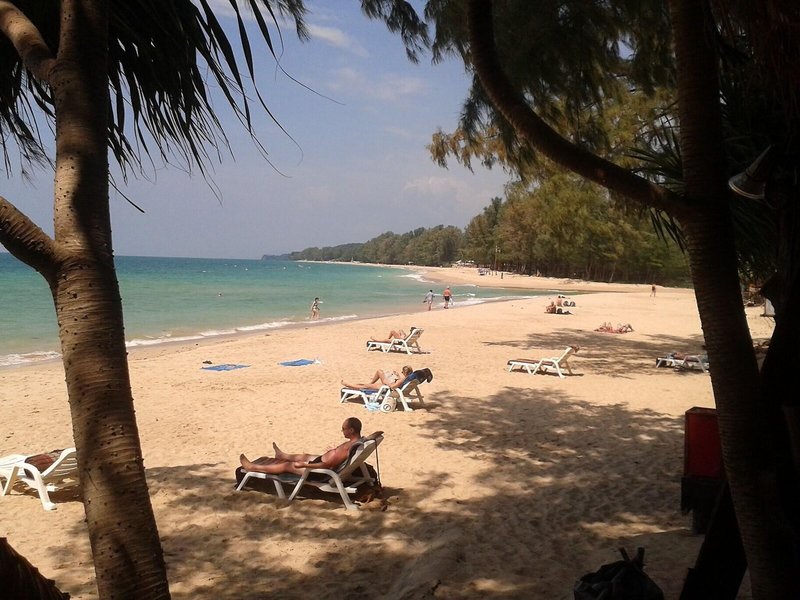 Lanta Castaway Beach Resort 14