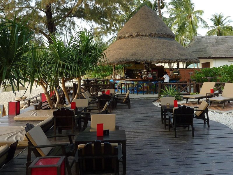 Lanta Castaway Beach Resort 24