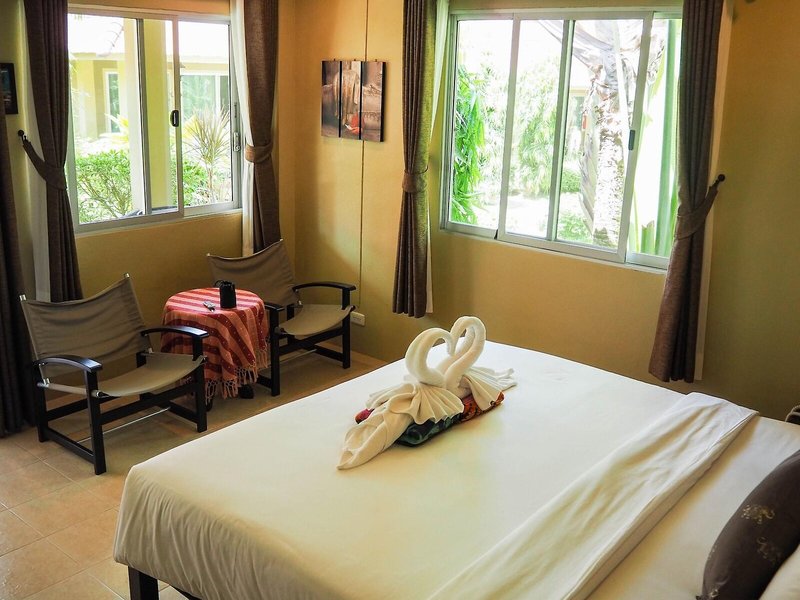 Lanta Castaway Beach Resort 28