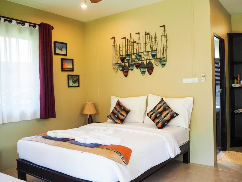 Lanta Castaway Beach Resort 29