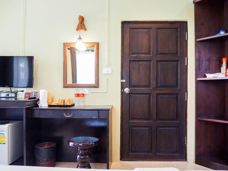 Lanta Castaway Beach Resort 32