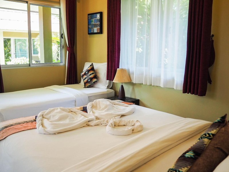 Lanta Castaway Beach Resort 34