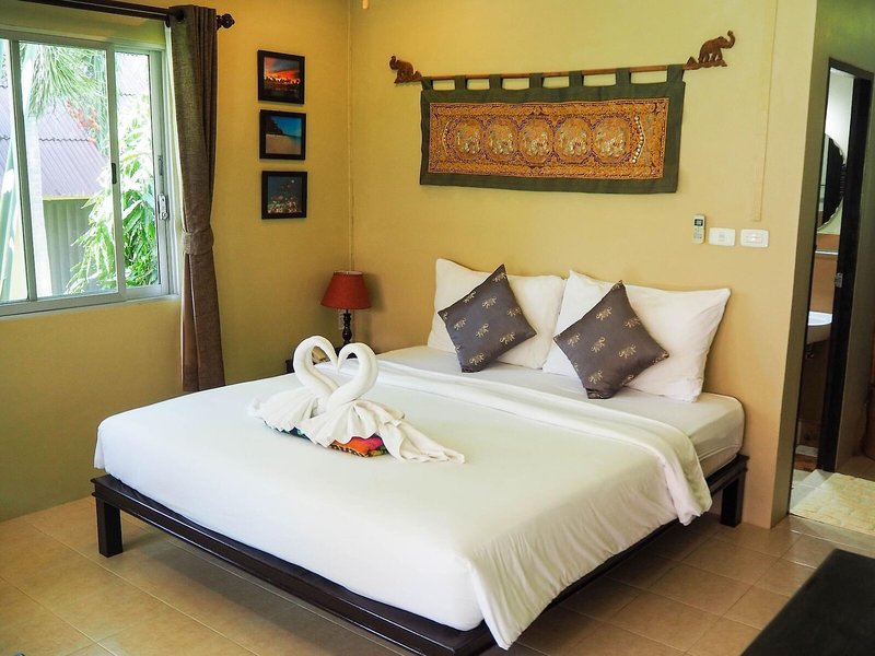 Lanta Castaway Beach Resort 35