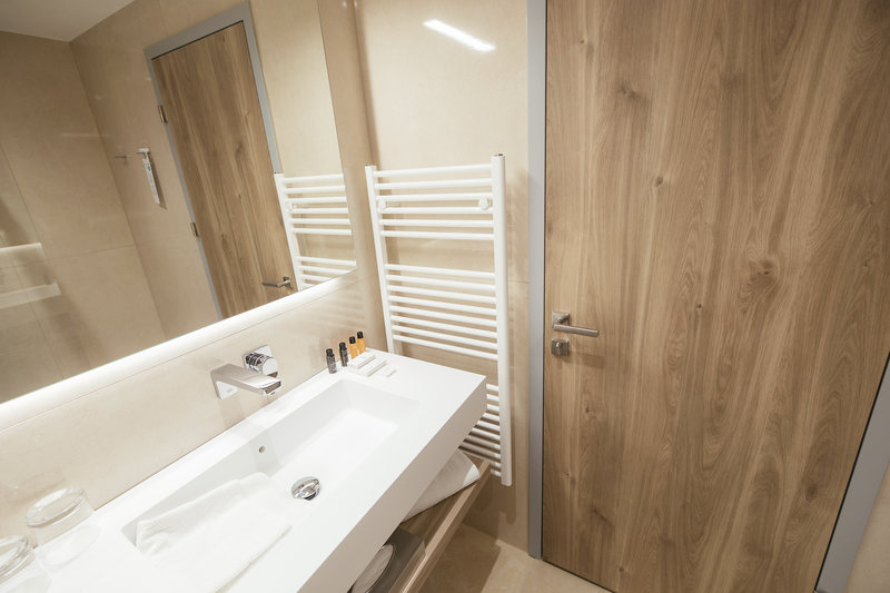 Hotel Riviera - LifeClass Hotels & Spa 16 - Bathroom Example
