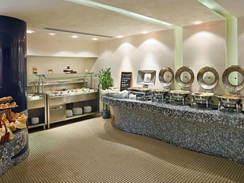 City Seasons Al Hamra Abu Dhabi 7