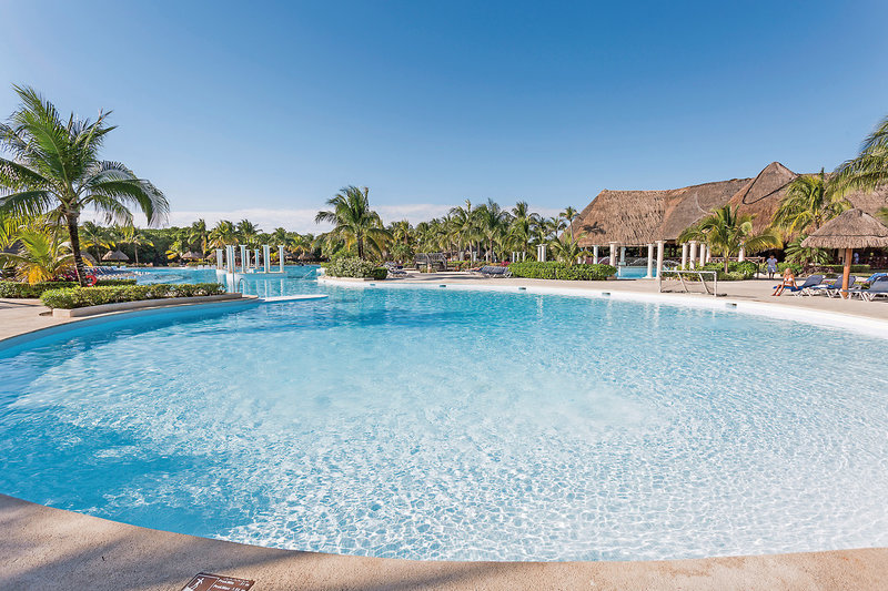 Grand Palladium Colonial Resort & Spa 5 - Outdoor Pool