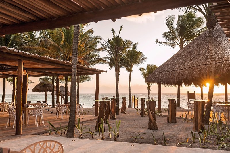 Grand Palladium Colonial Resort & Spa 14 - Bar