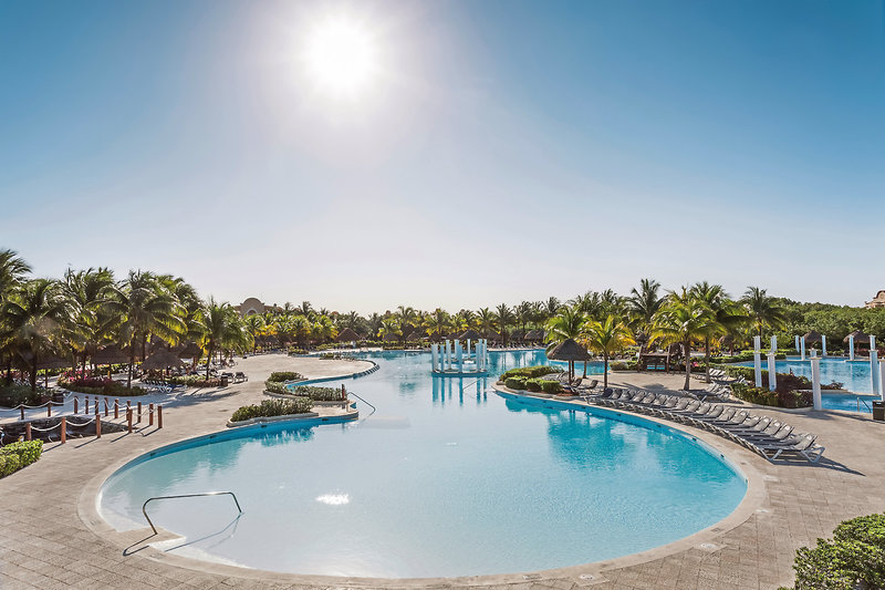 Grand Palladium Colonial Resort & Spa 22 - Outdoor Pool