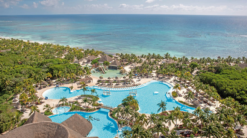 Grand Palladium Colonial Resort & Spa 24 - Outdoor Pool