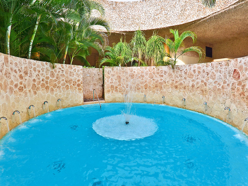 Grand Palladium Colonial Resort & Spa 9