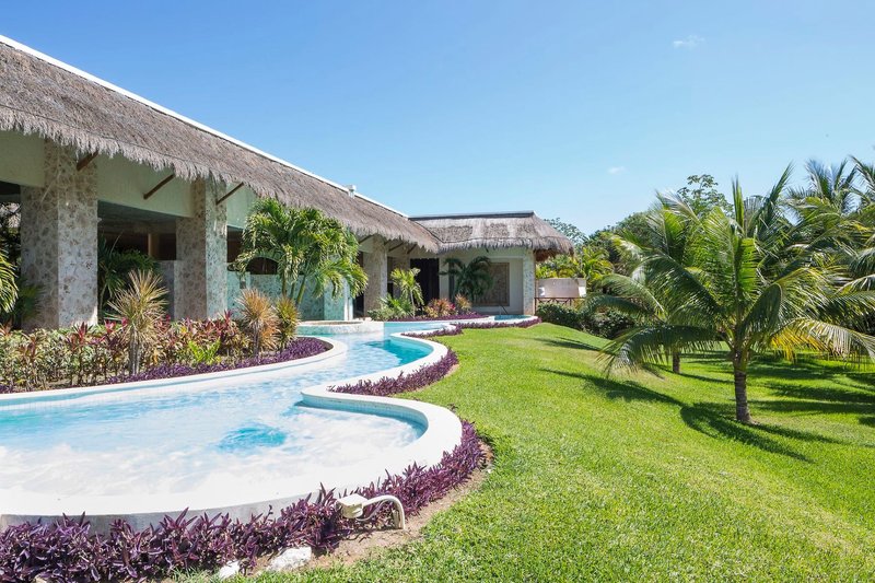 Grand Palladium Colonial Resort & Spa 10