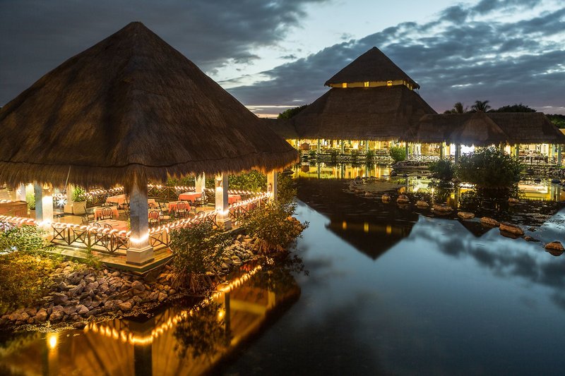 Grand Palladium Colonial Resort & Spa 11