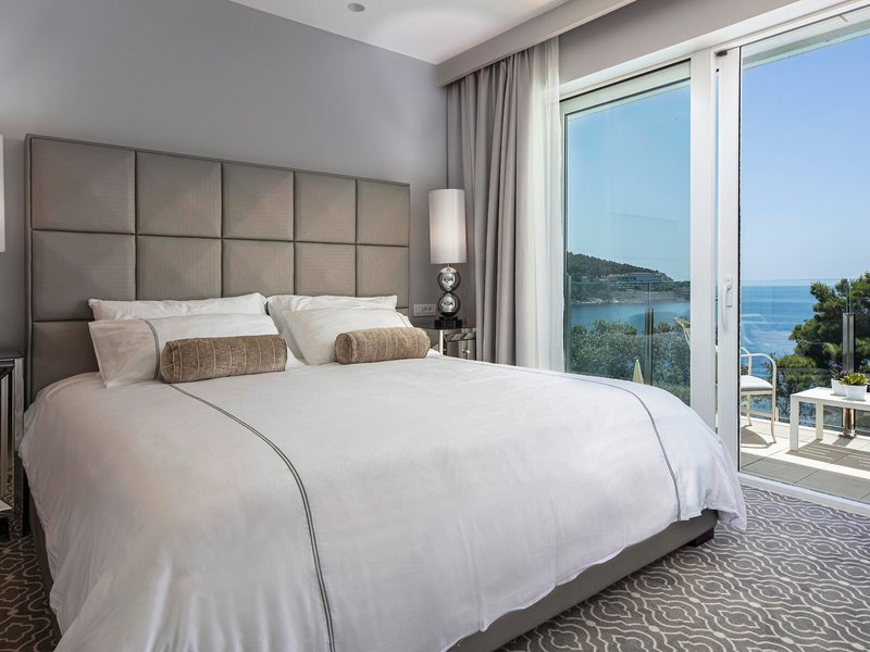 Importanne Royal Palm 32