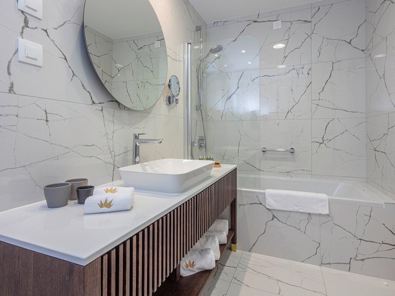 Importanne Royal Palm 38
