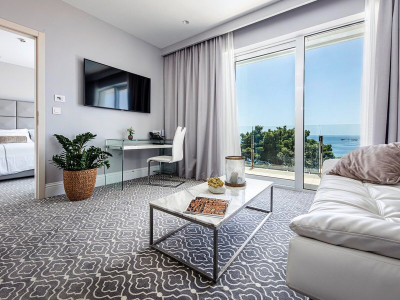 Importanne Royal Palm 32